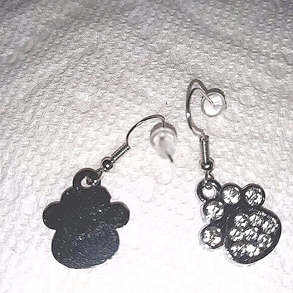 Crystal Paw Print Dangle Earrings Cat Dog Rhinestones Silver Pierced NEW - Picture 4 of 12